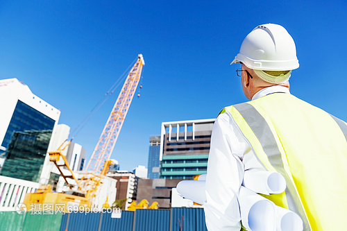 藍(lán)圖與汗水 建筑勞務(wù)分包模式下的工地交響曲